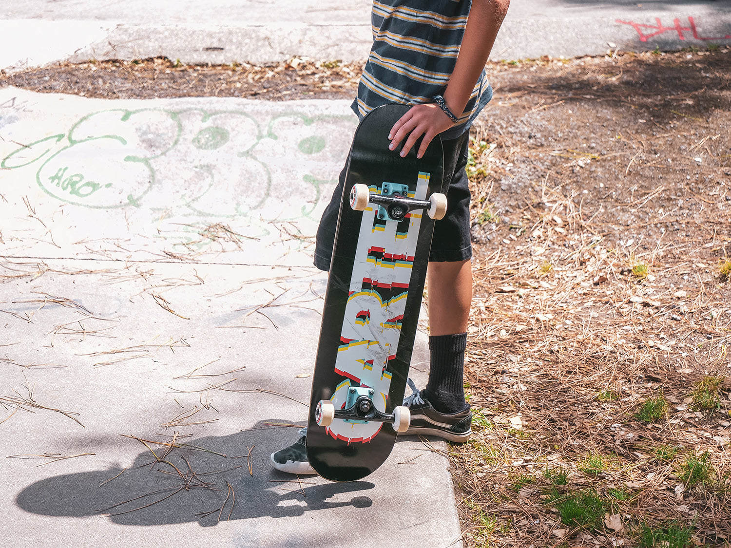 CARTEL SKATEBOARDS - GLITCH - BLACK SKATEBOARD COMPLETE