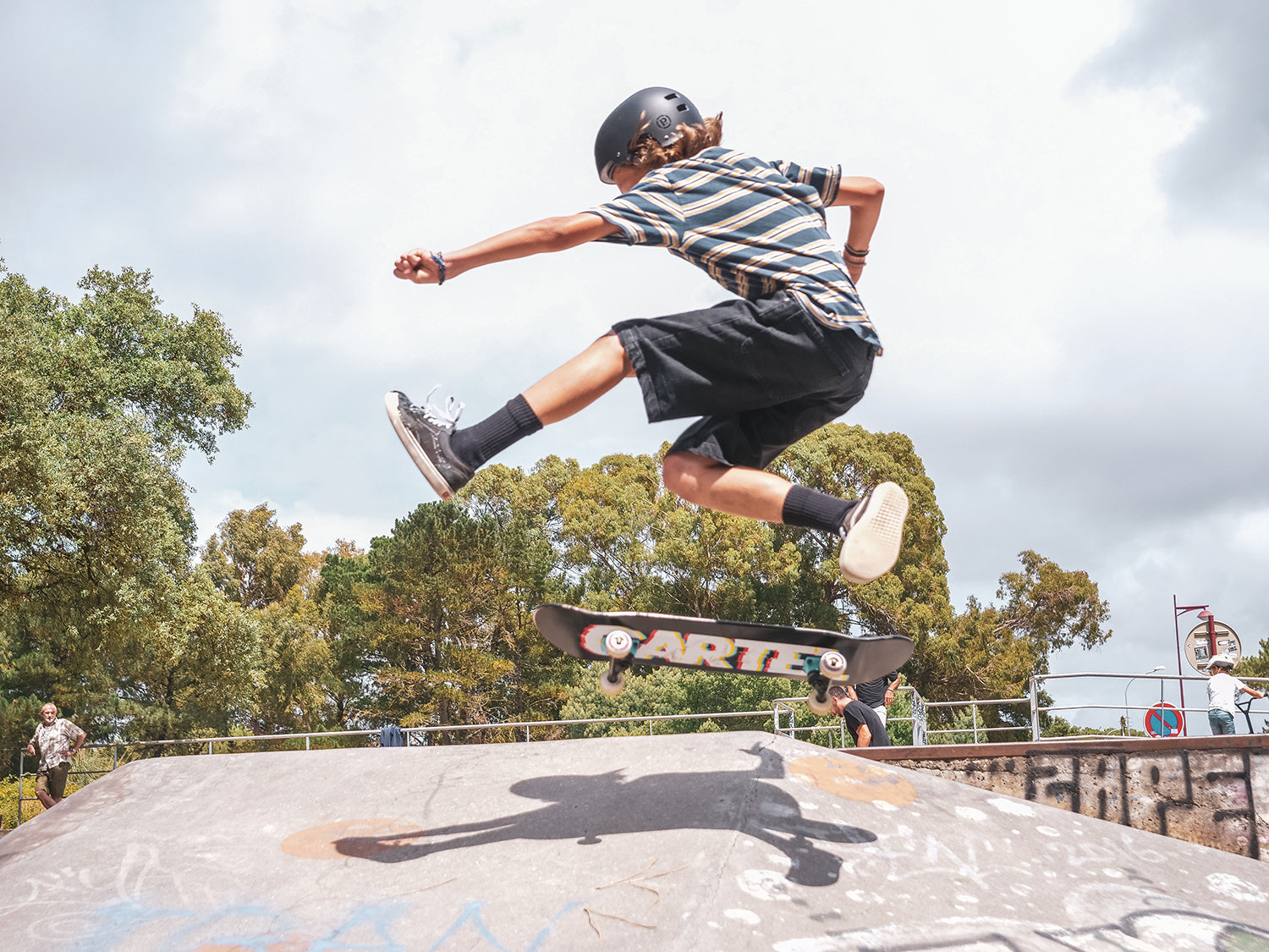 CARTEL SKATEBOARDS - GLITCH - BLACK SKATEBOARD COMPLETE